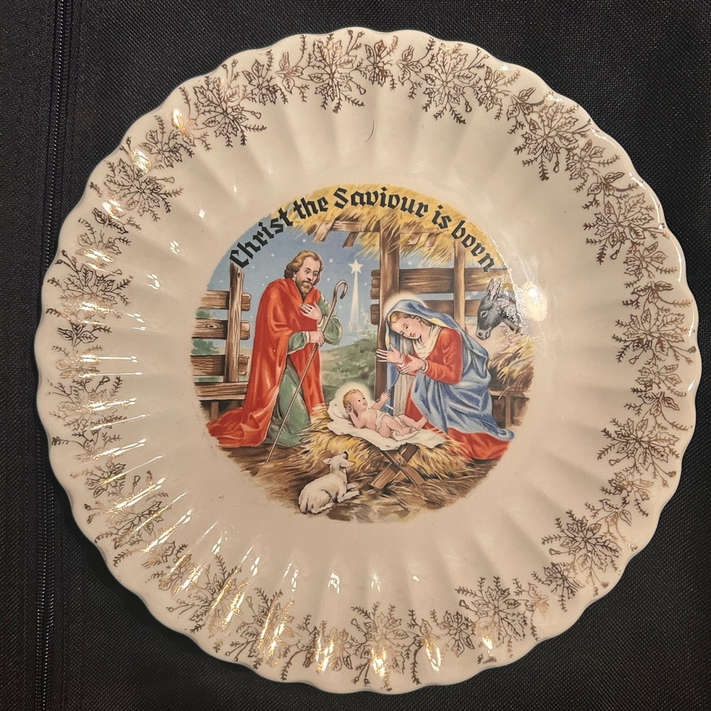 First Edition 1956 Christ the Savior is Born decorative 23K Gold Christmas Plate